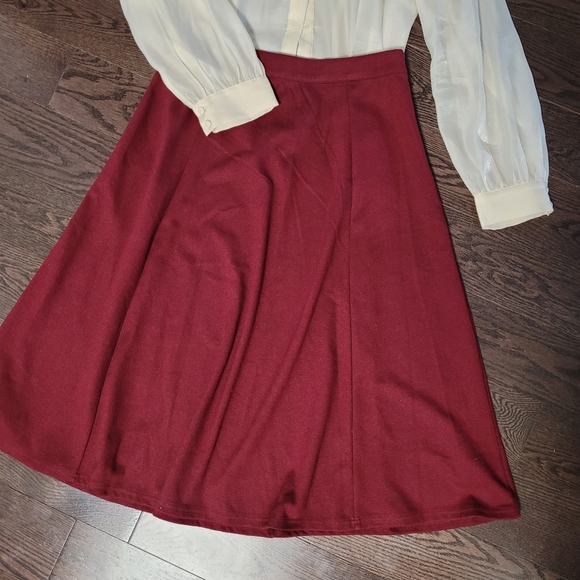 NEW GAP SKIRT (8) - Picture 2 of 11